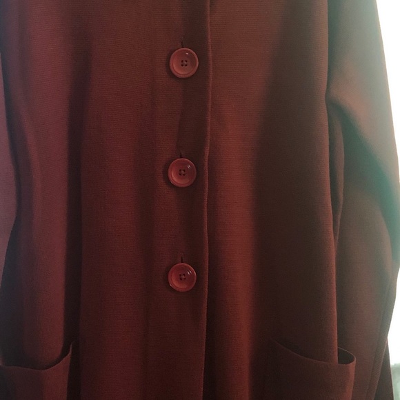 Round neck, button front with pockets, - Picture 2 of 5